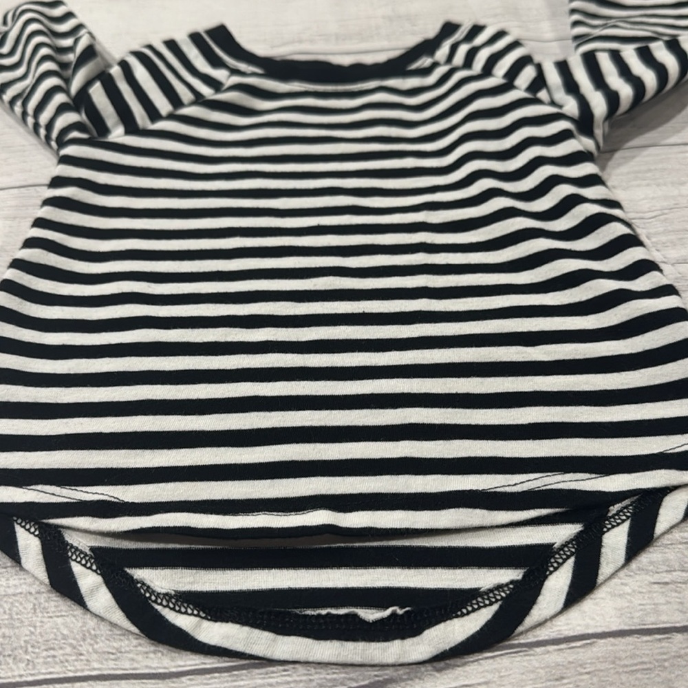 Cat & Jack Baby Girls Black and White Striped Long Sleeve Tee - Picture 4 of 4
